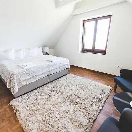 5 Haz Borbirtok Apartmanhotel 3*